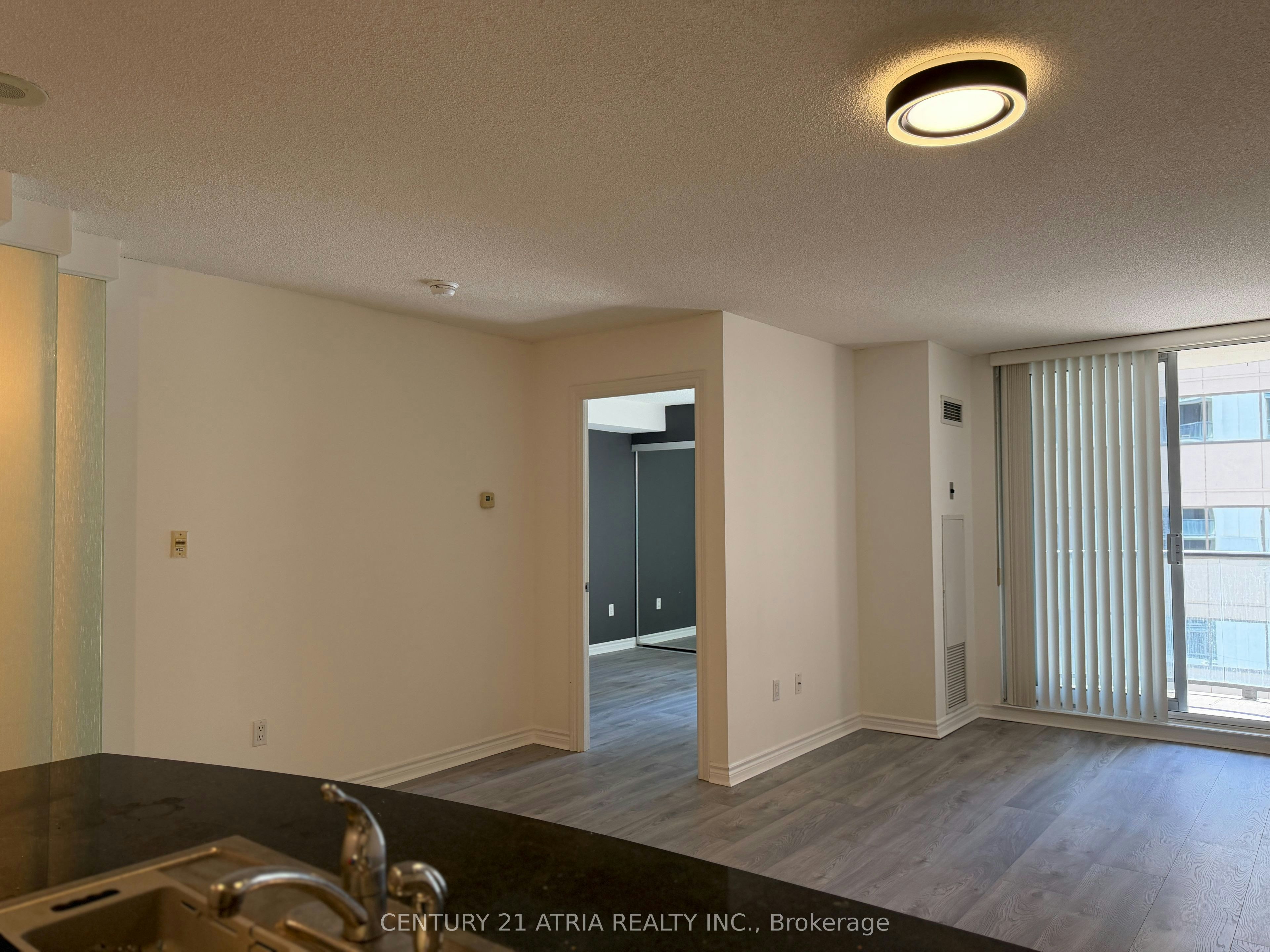 602-801 Bay Street, Toronto, ON, M5S 1Y9 - 6