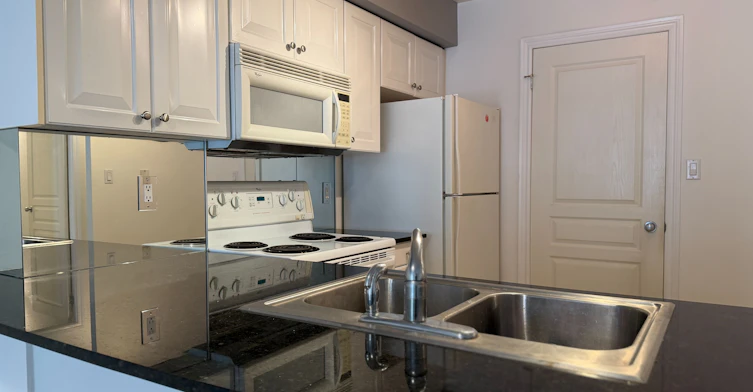 602-801 Bay Street, Toronto, ON, M5S 1Y9 - 3