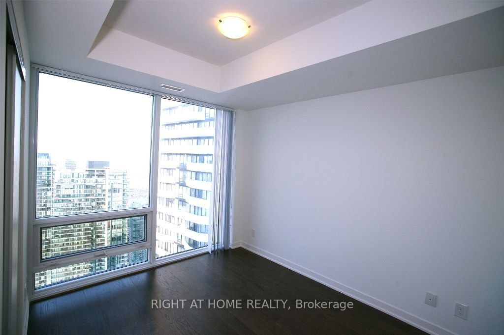 5704-100 Harbour Street, Toronto, ON, M5J 0B5 - 10