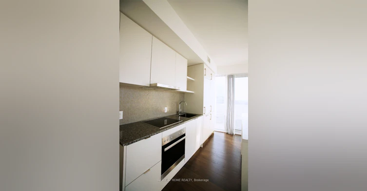5704-100 Harbour Street, Toronto, ON, M5J 0B5 - 5