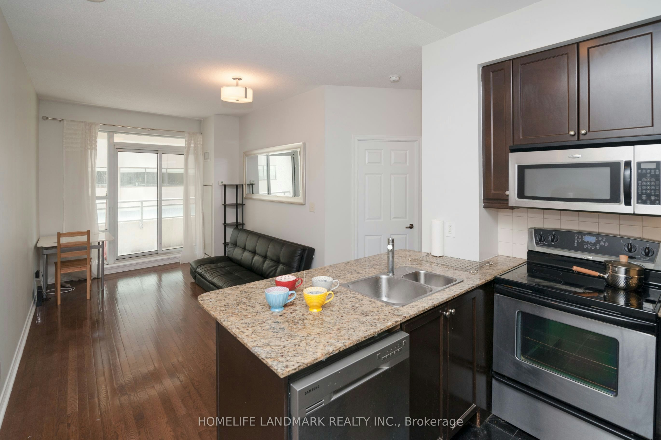417-736 Spadina Avenue, Toronto, ON, M5S 2J6 - 4