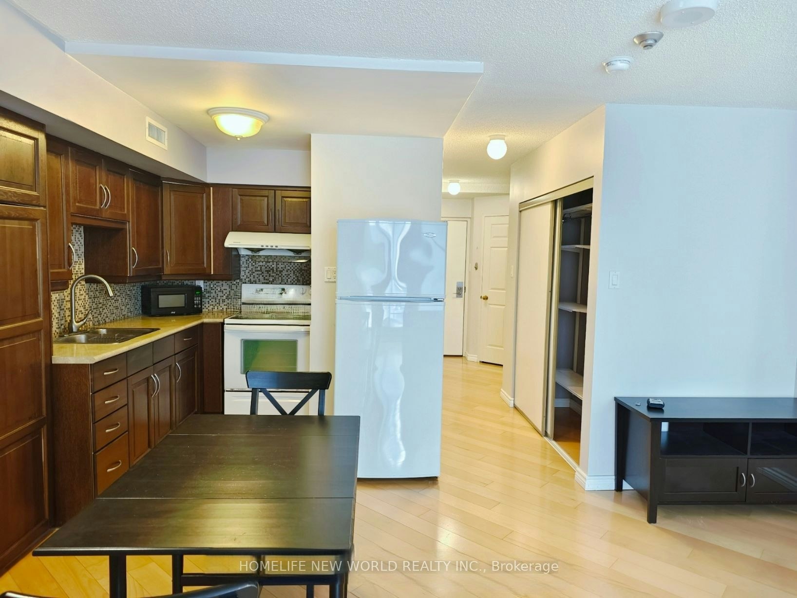 604-55 Centre Avenue, Toronto, ON, M5G 2H5 - 3