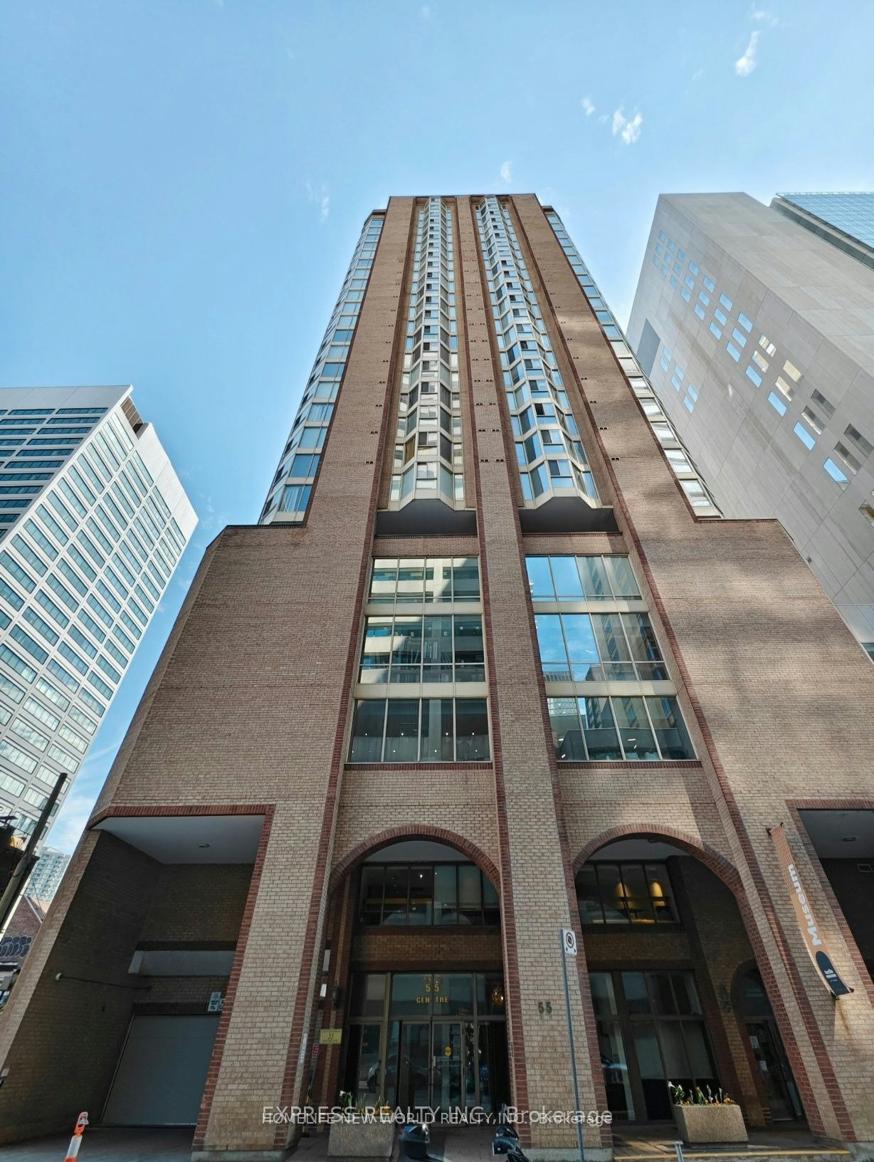604-55 Centre Avenue, Toronto, ON, M5G 2H5