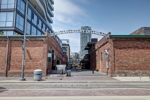 805-70 Distillery Lane, Toronto, ON, M5A 0E3