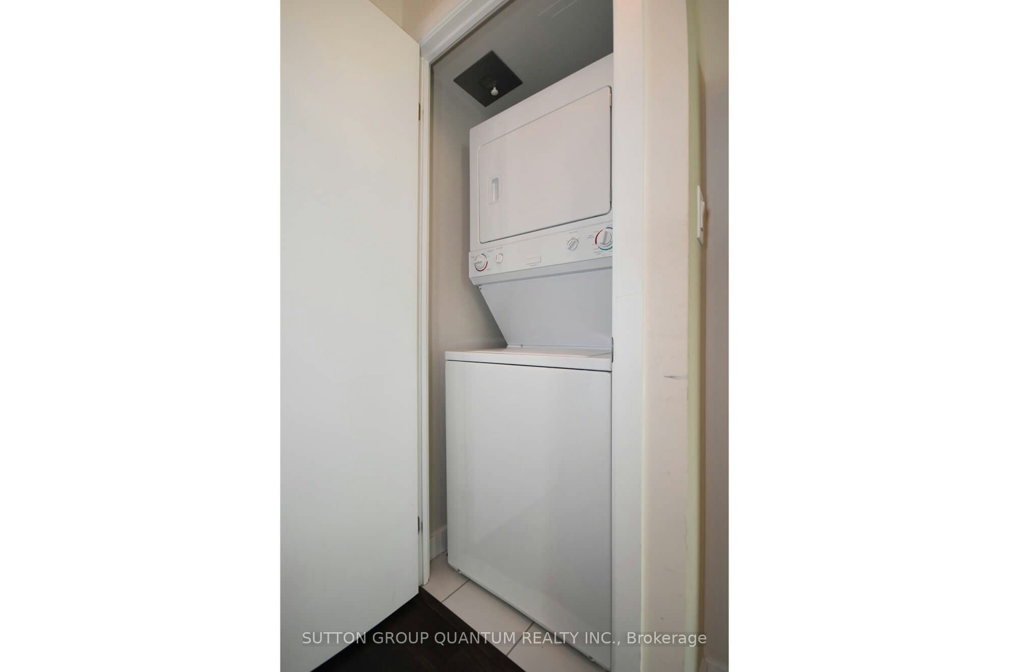 902-33 Bay Street, Toronto, ON, M5J 2Z3 - 10