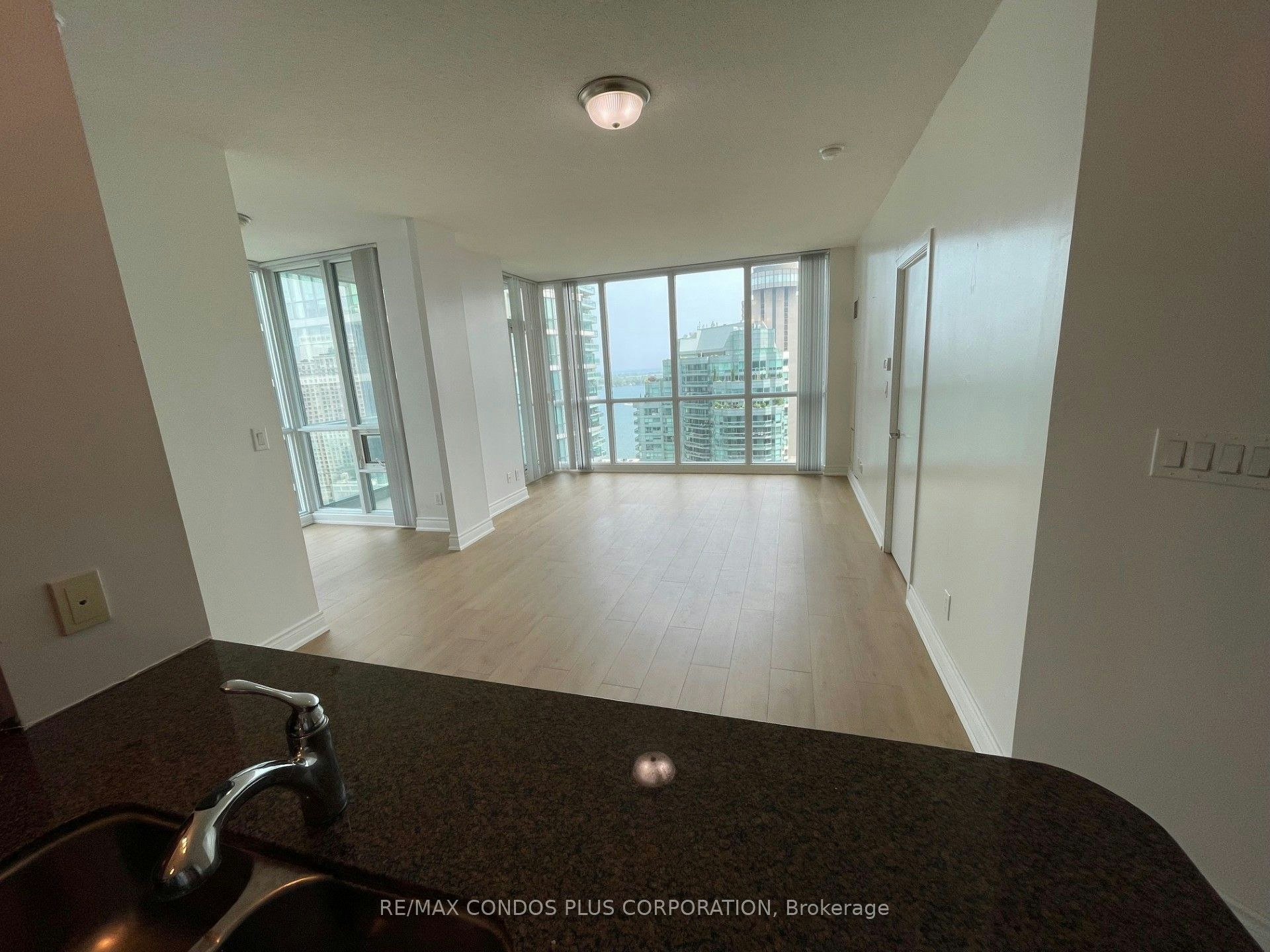 2508-18 Harbour Street, Toronto, ON, M5J 2Z6 - 5