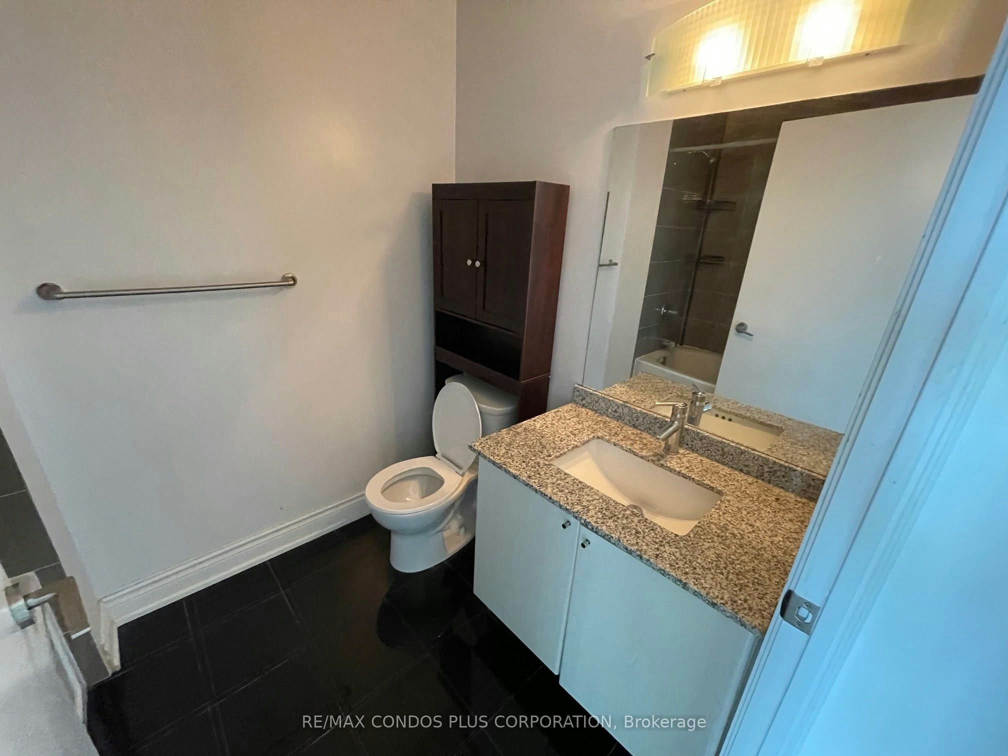 2508-18 Harbour Street, Toronto, ON, M5J 2Z6 - 18