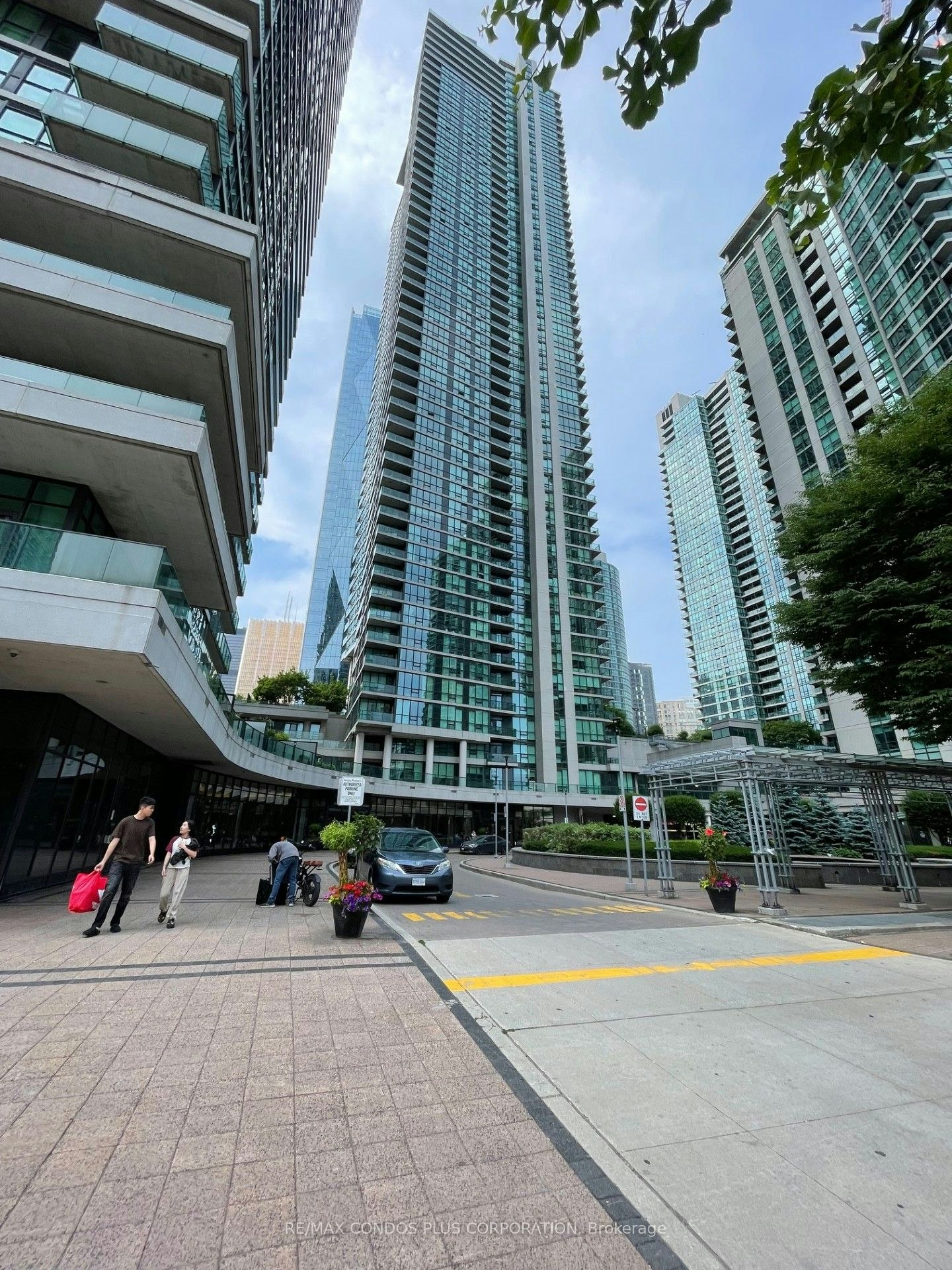 2508-18 Harbour Street, Toronto, ON, M5J 2Z6 - 3