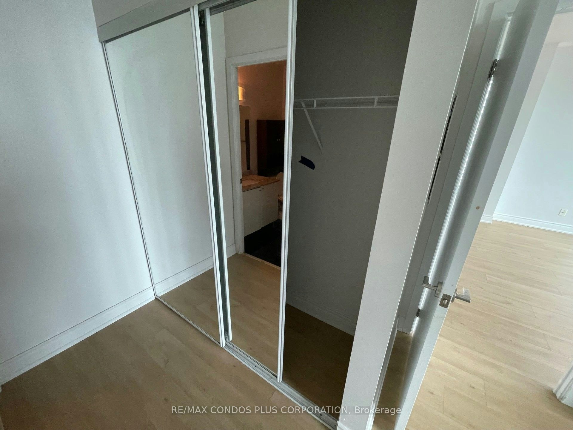 2508-18 Harbour Street, Toronto, ON, M5J 2Z6 - 16