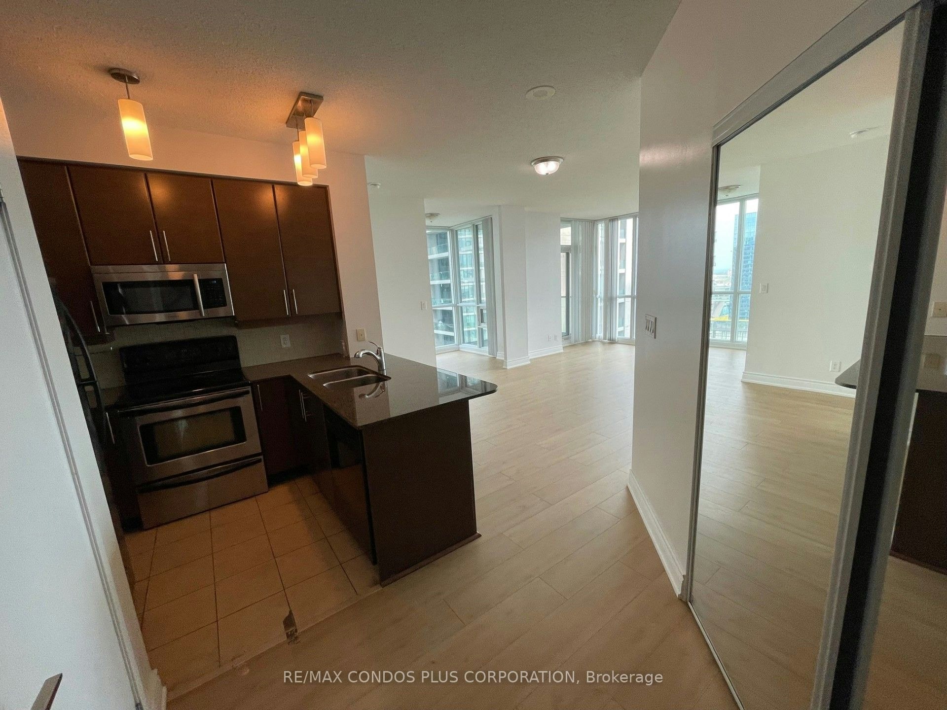 2508-18 Harbour Street, Toronto, ON, M5J 2Z6 - 4