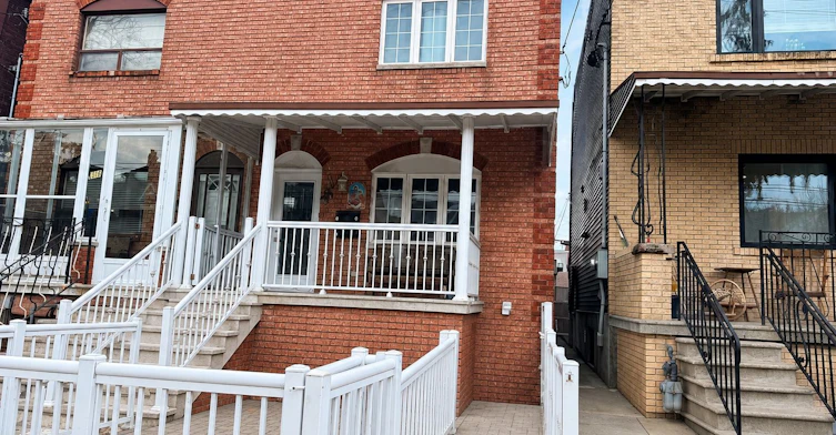 #Basement-380 Lansdowne Avenue, Toronto, ON, M6H 3Y3