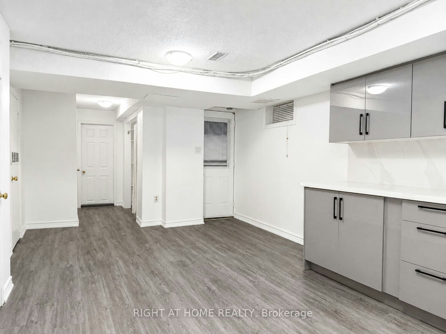 #Basement-380 Lansdowne Avenue, Toronto, ON, M6H 3Y3 - 4