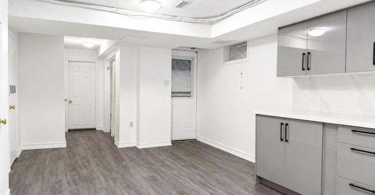 #Basement-380 Lansdowne Avenue, Toronto, ON, M6H 3Y3 - 4