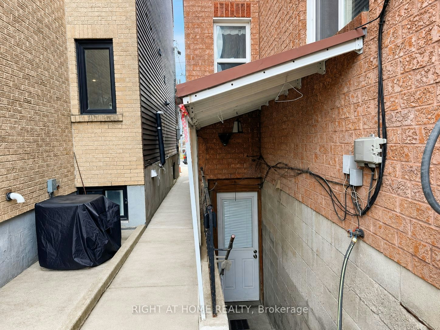 #Basement-380 Lansdowne Avenue, Toronto, ON, M6H 3Y3 - 2