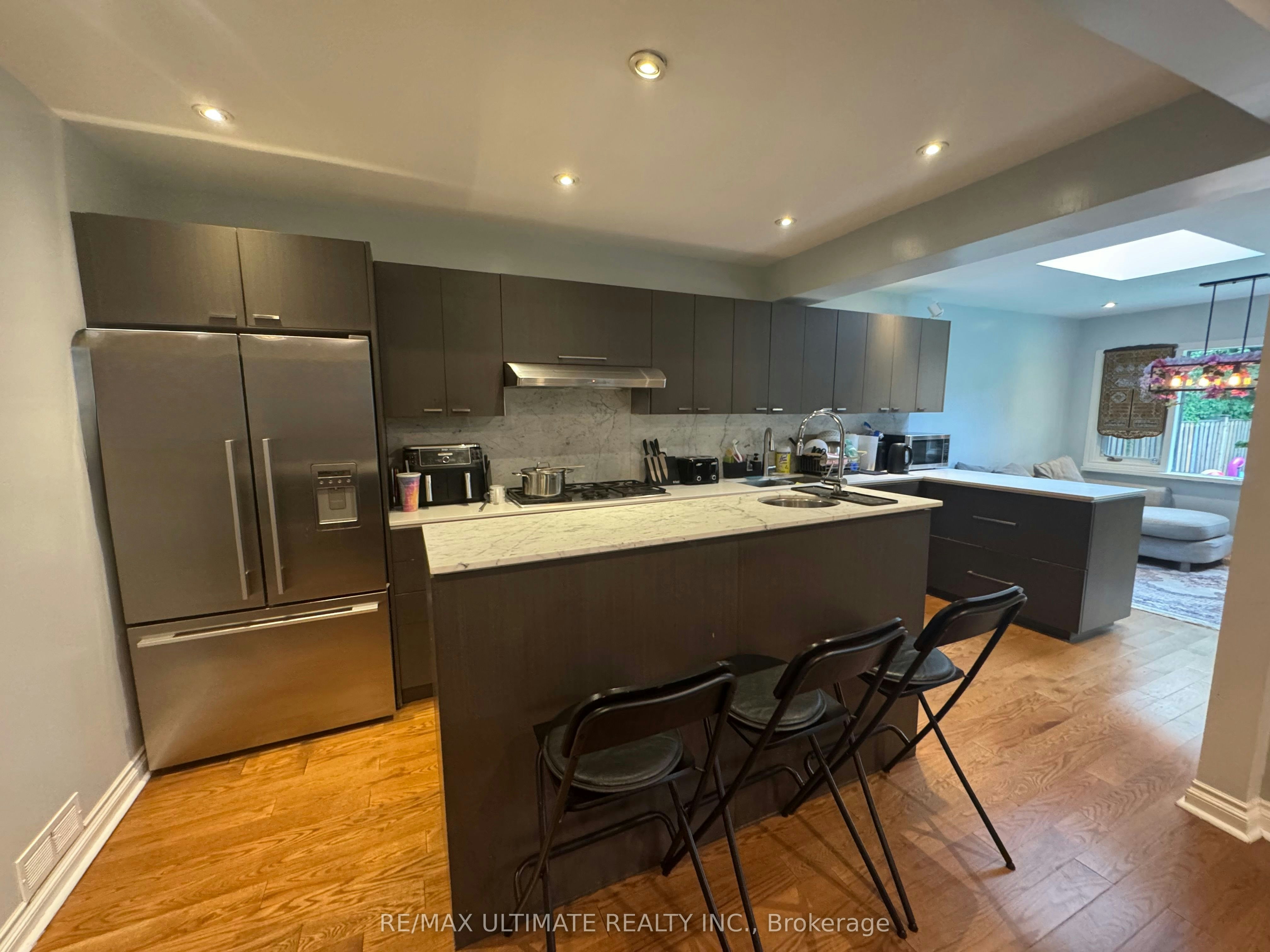 10 Noel Avenue, Toronto, ON, M4G 1B3 - 6