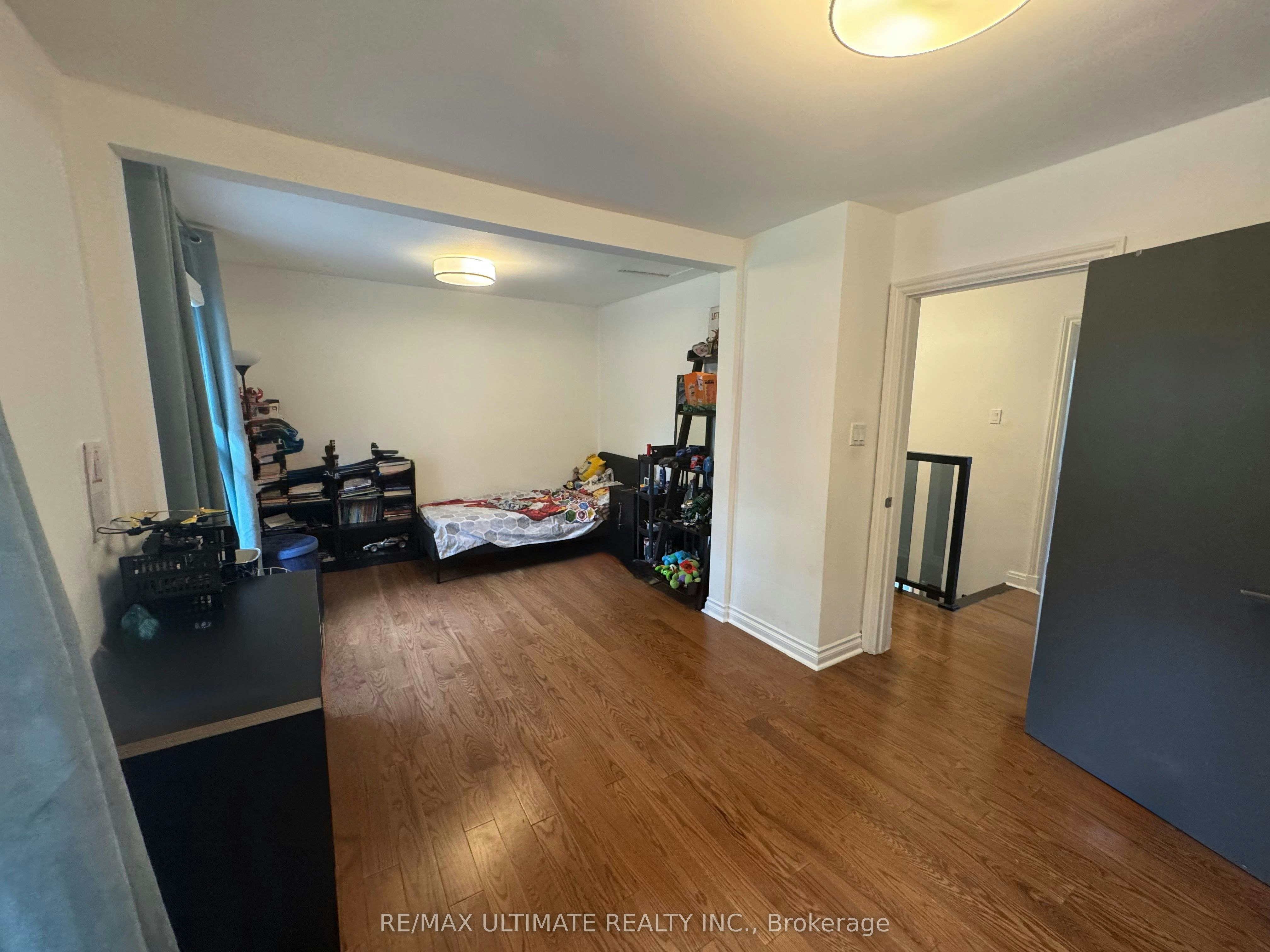 10 Noel Avenue, Toronto, ON, M4G 1B3 - 15