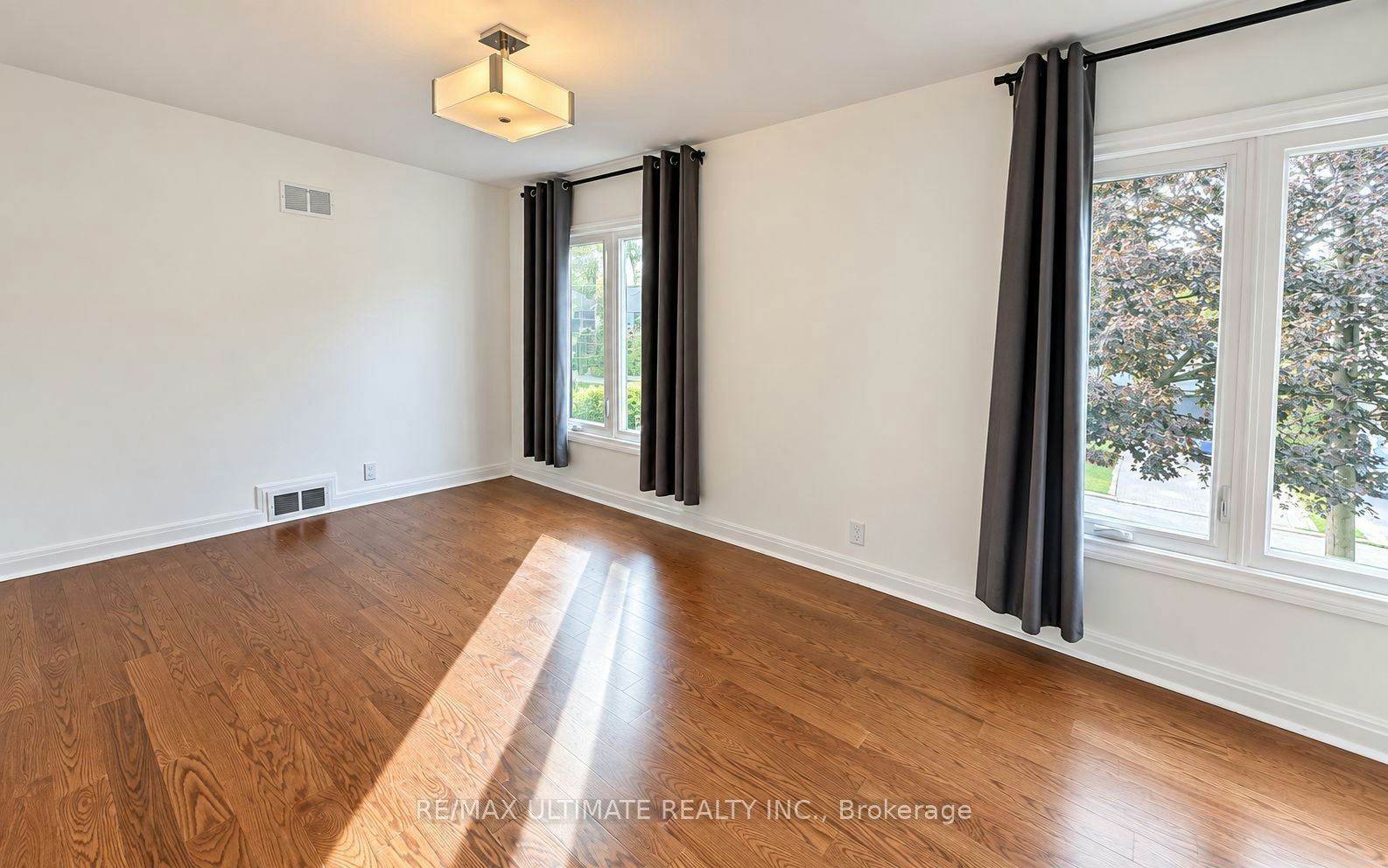 10 Noel Avenue, Toronto, ON, M4G 1B3 - 22