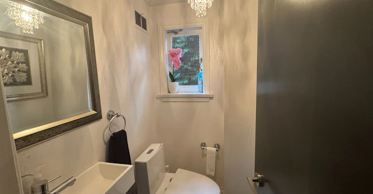 10 Noel Avenue, Toronto, ON, M4G 1B3 - 10