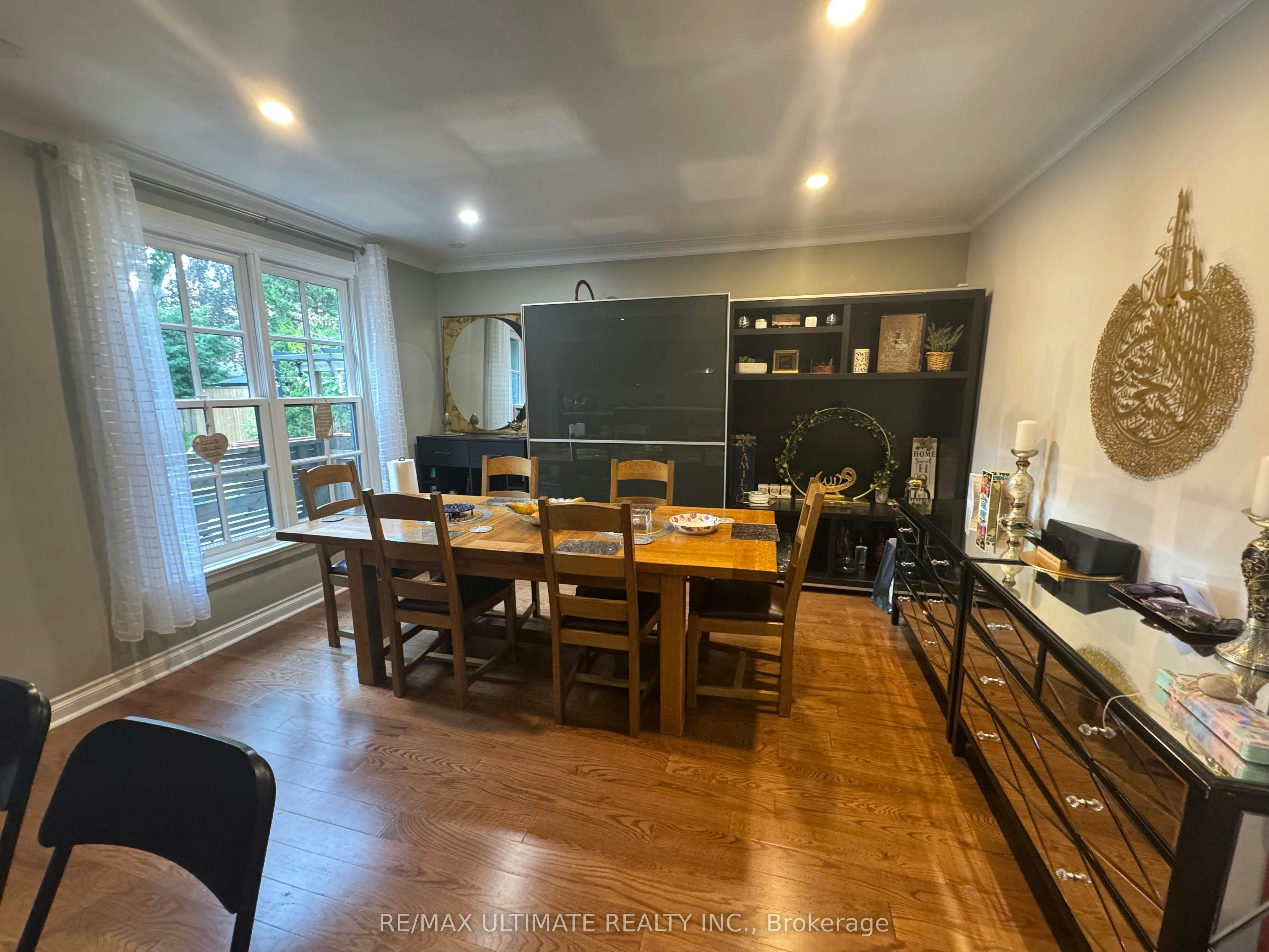 10 Noel Avenue, Toronto, ON, M4G 1B3 - 5