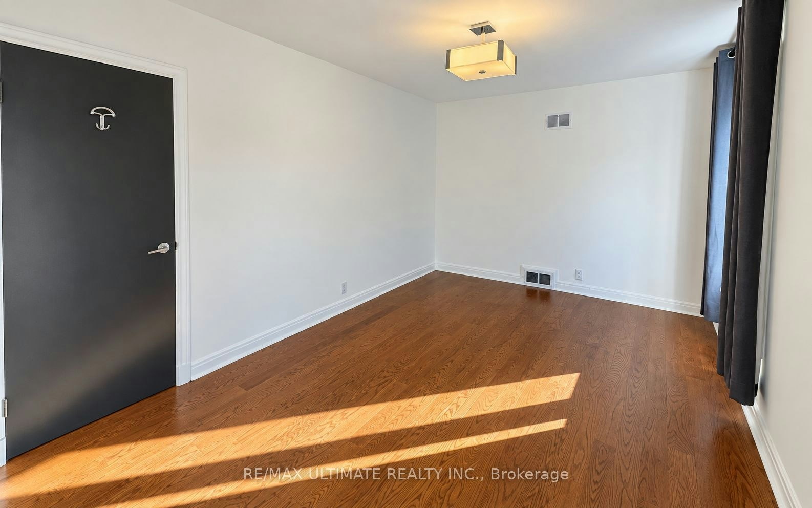 10 Noel Avenue, Toronto, ON, M4G 1B3 - 23