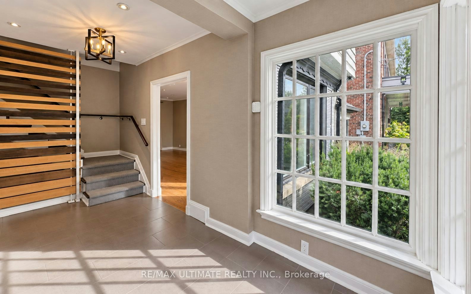 10 Noel Avenue, Toronto, ON, M4G 1B3 - 2