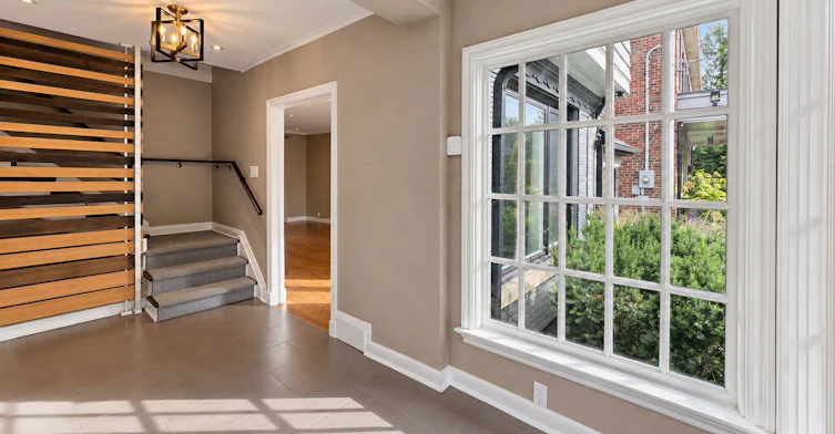 10 Noel Avenue, Toronto, ON, M4G 1B3 - 2