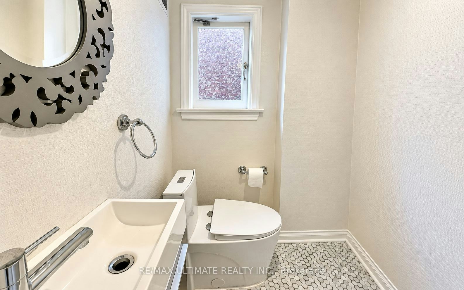 10 Noel Avenue, Toronto, ON, M4G 1B3 - 12