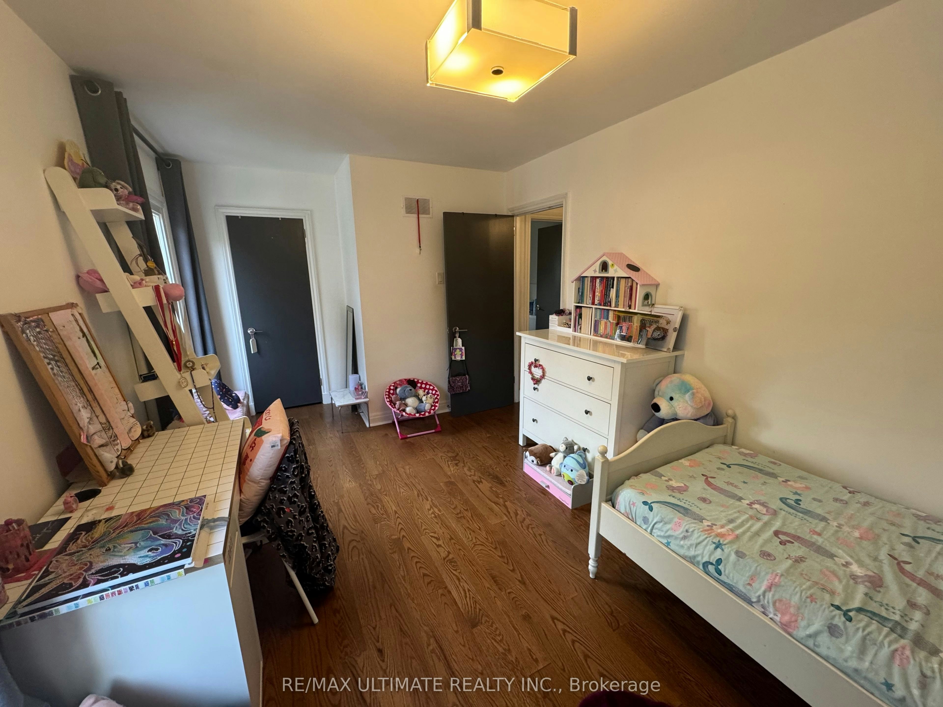10 Noel Avenue, Toronto, ON, M4G 1B3 - 18