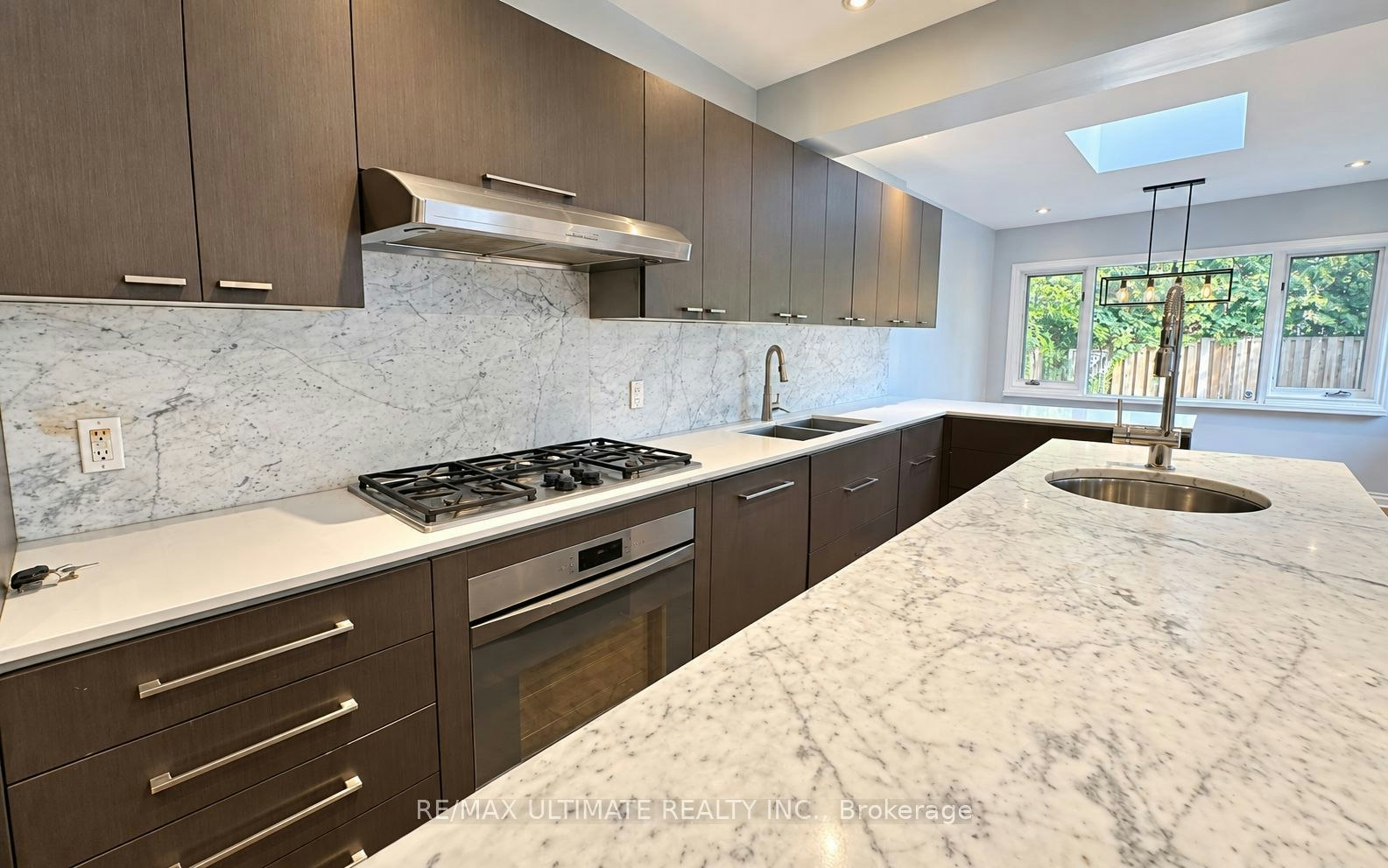 10 Noel Avenue, Toronto, ON, M4G 1B3 - 4
