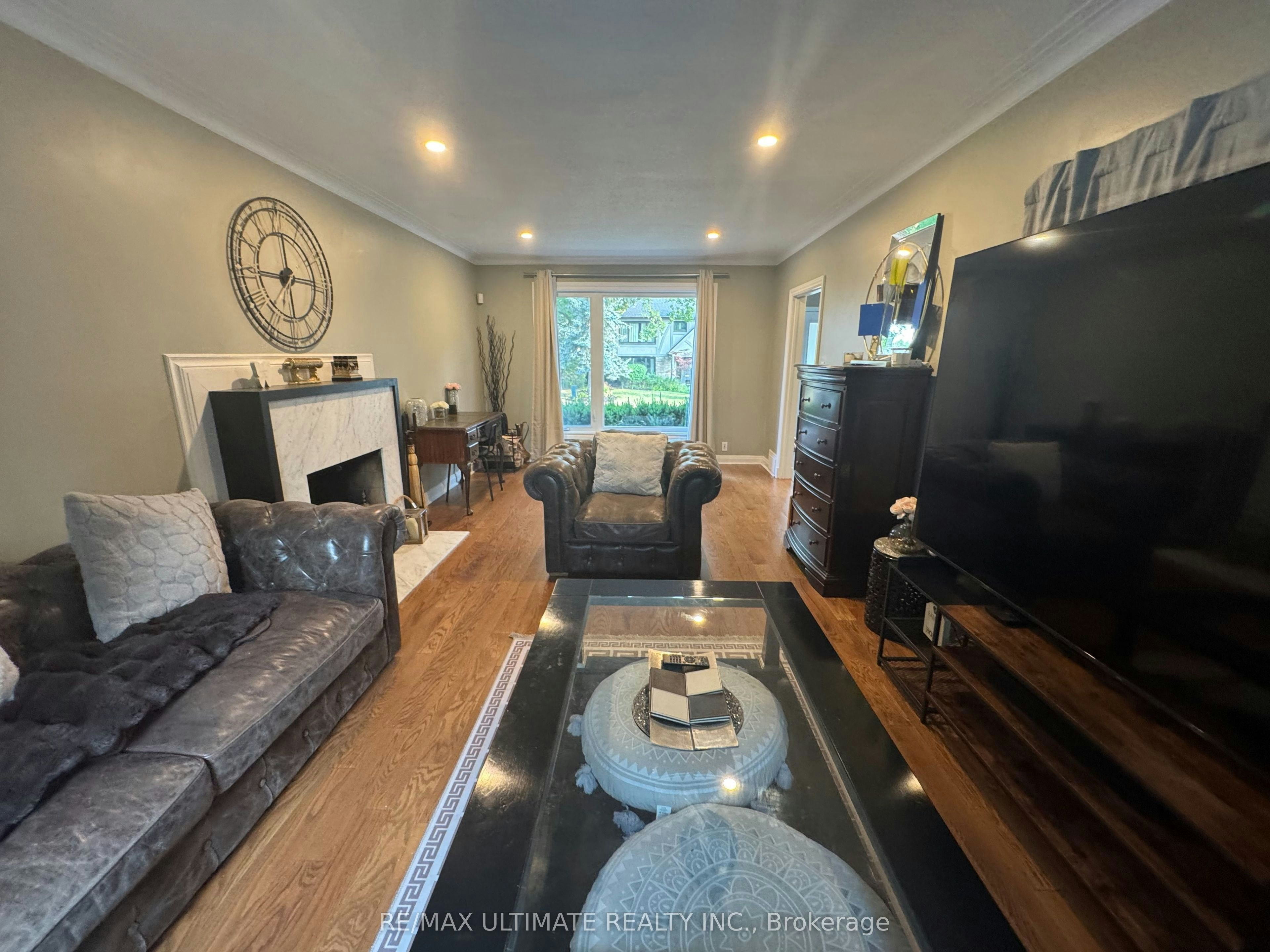 10 Noel Avenue, Toronto, ON, M4G 1B3 - 4