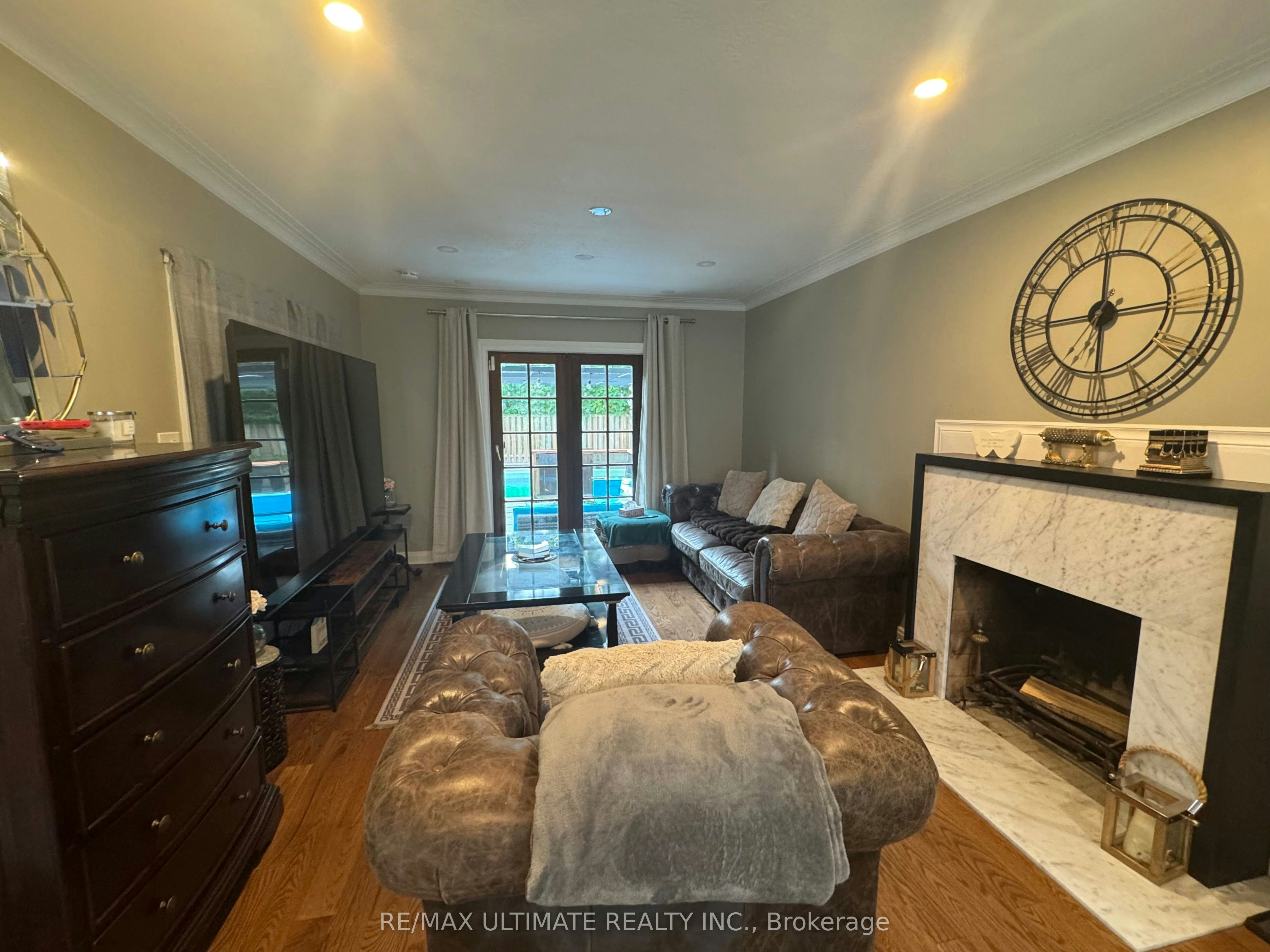 10 Noel Avenue, Toronto, ON, M4G 1B3 - 3