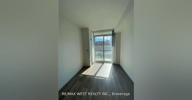 909-8 Eglinton Avenue E, Toronto, ON, M4P 1A6 - 9