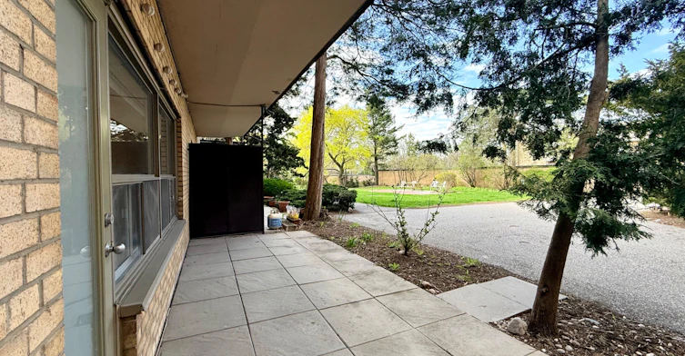 101-30 Upper Canada Drive, Toronto, ON, M2P 1S1 - 12