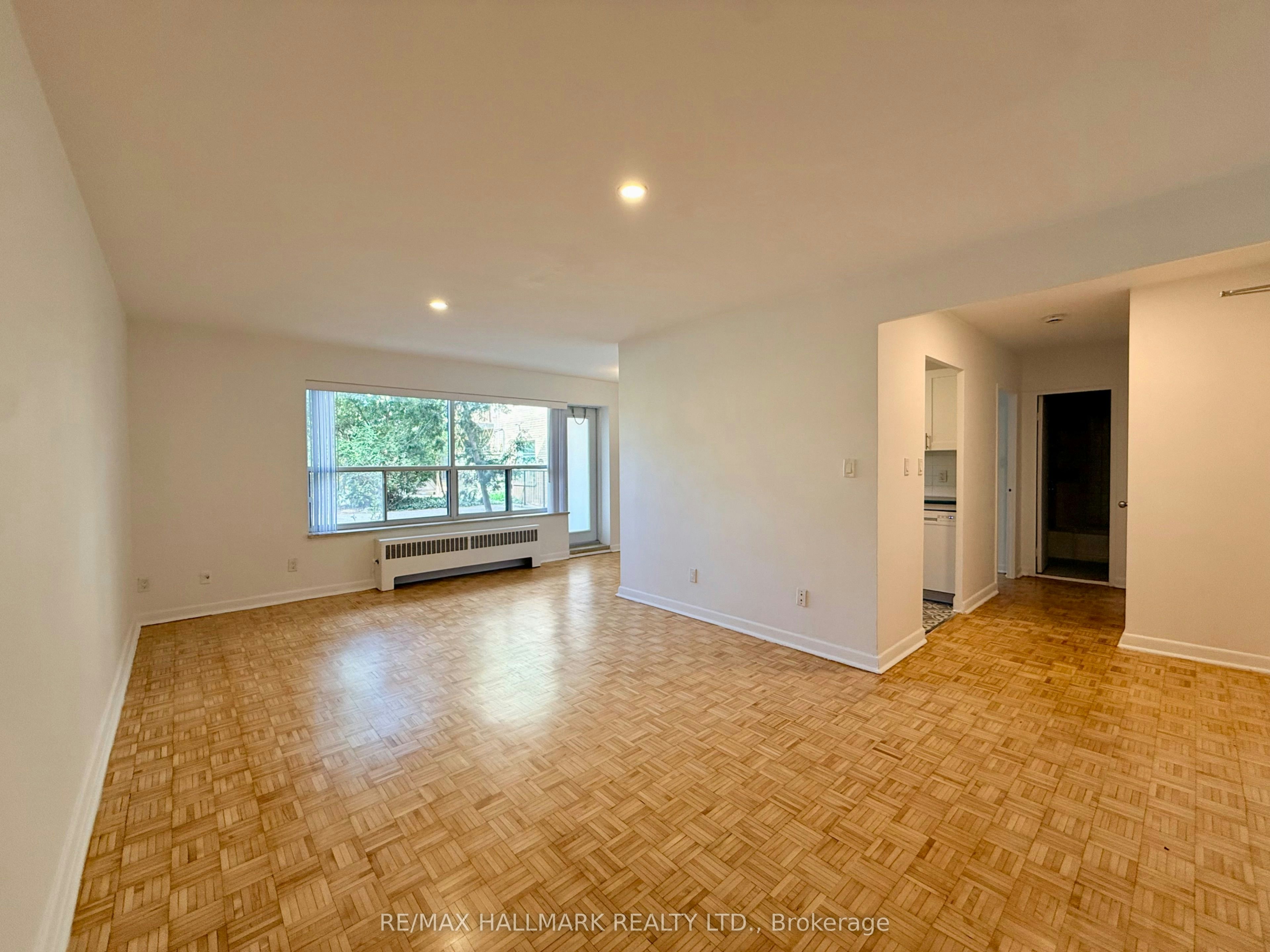 101-30 Upper Canada Drive, Toronto, ON, M2P 1S1 - 2