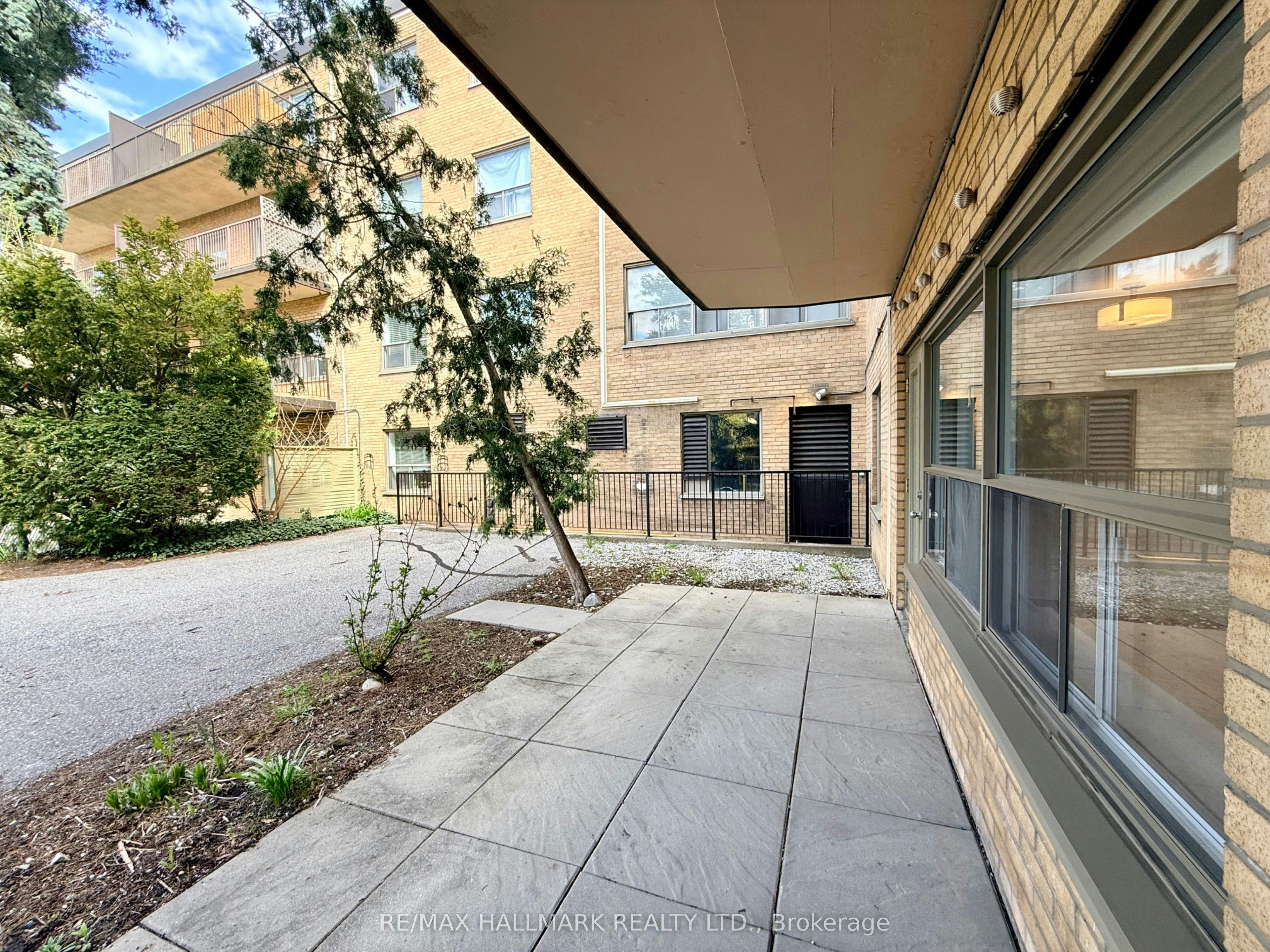 101-30 Upper Canada Drive, Toronto, ON, M2P 1S1 - 14