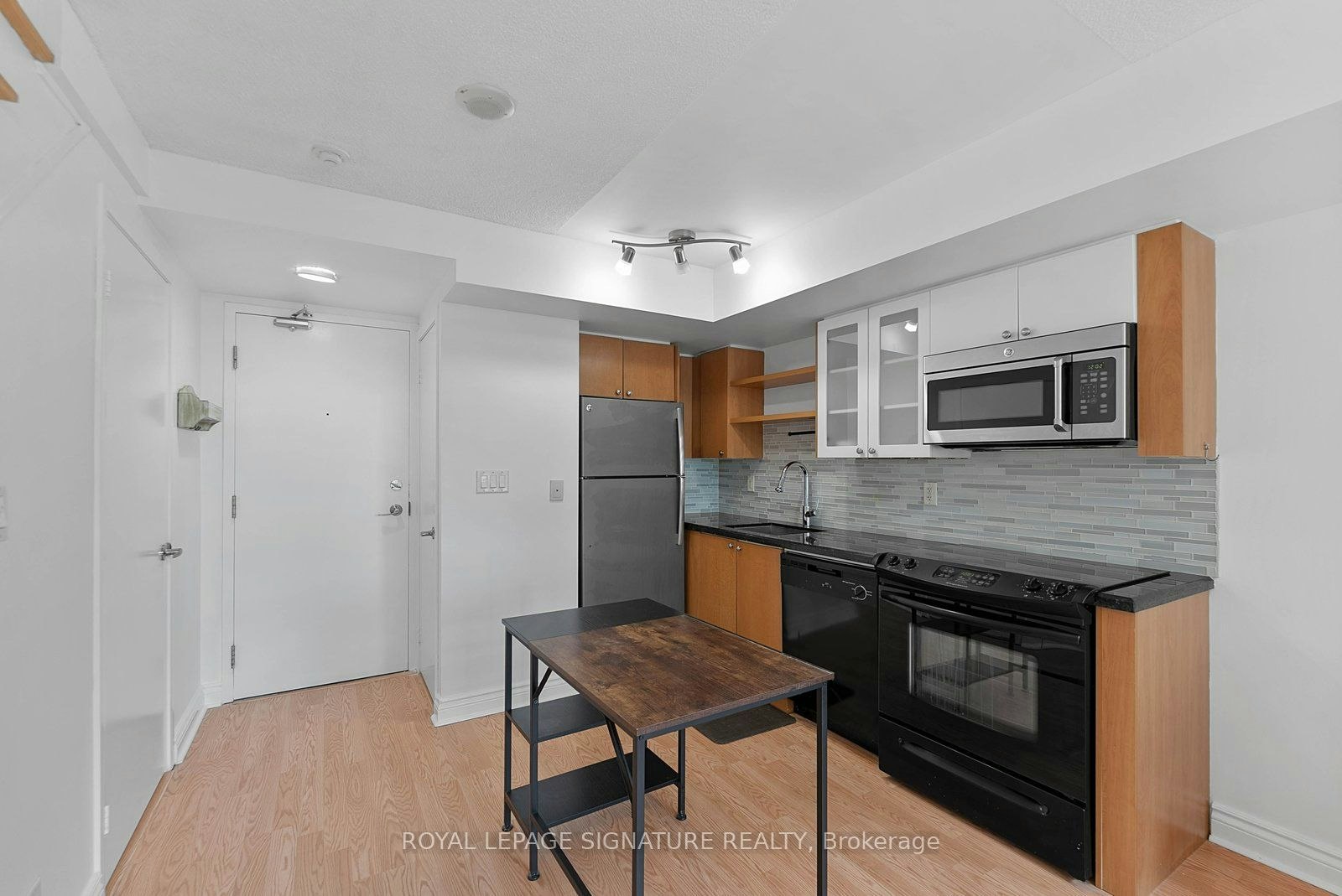 831-600 Fleet Street, Toronto, ON, M5V 1B7 - 2