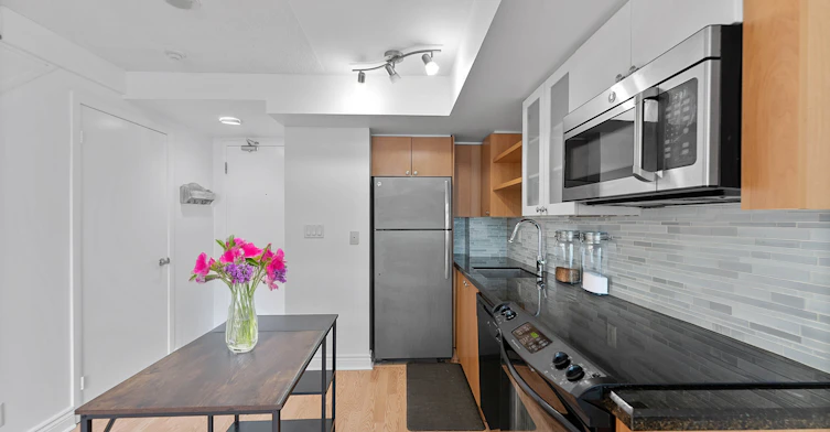 831-600 Fleet Street, Toronto, ON, M5V 1B7 - 3