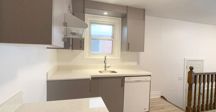 48 Mann Avenue, Toronto, ON, M4S 2Y3 - 9