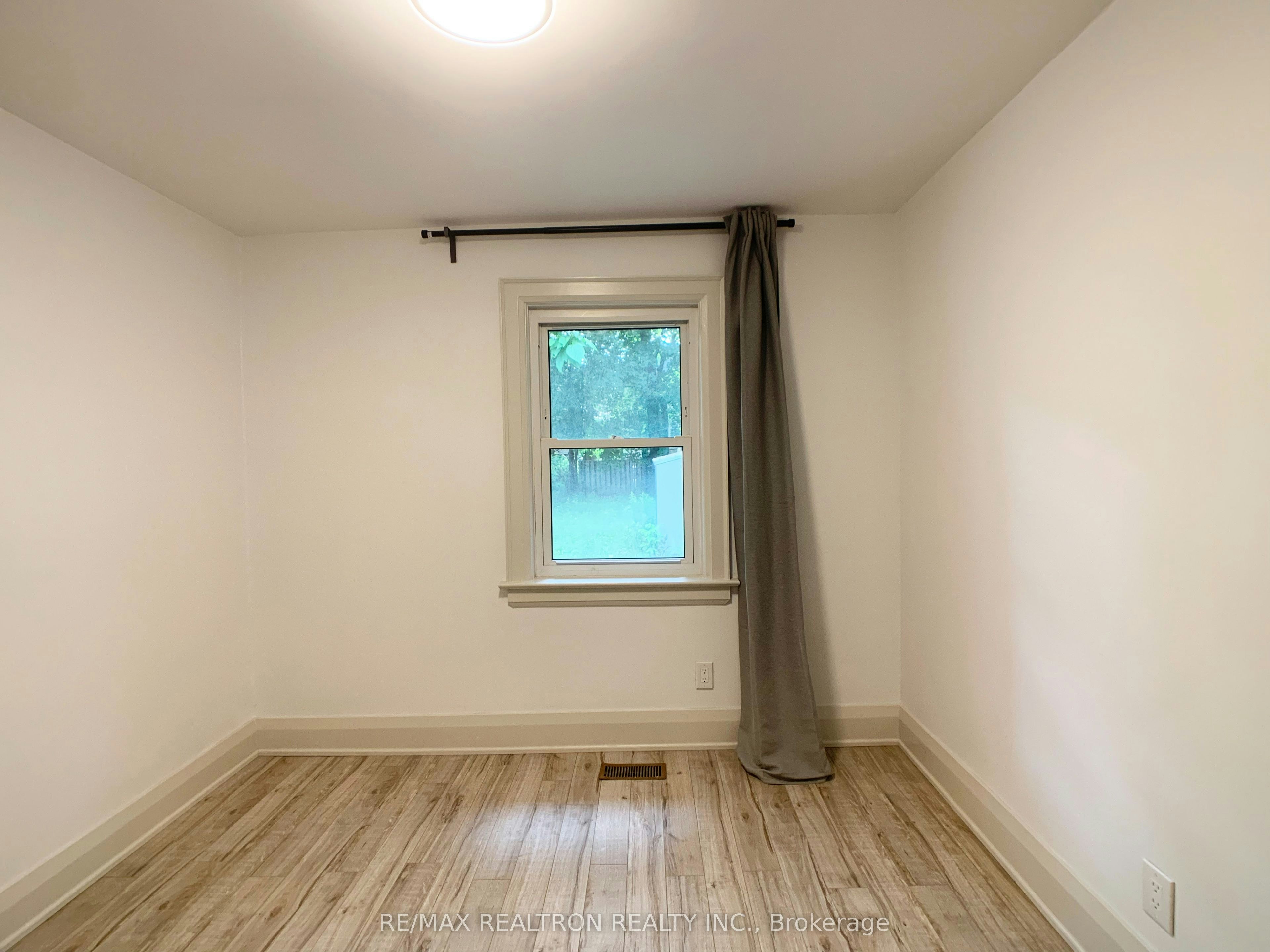 48 Mann Avenue, Toronto, ON, M4S 2Y3 - 14