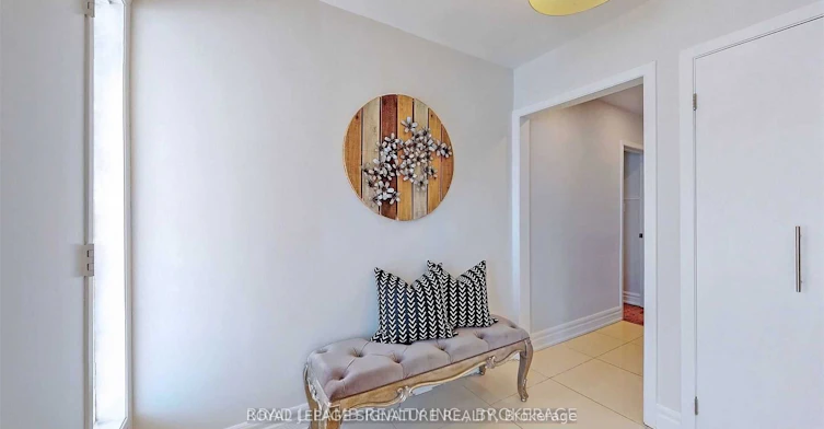 Upper-17 Baroness Crescent, Toronto, ON, M2J 3K4 - 3