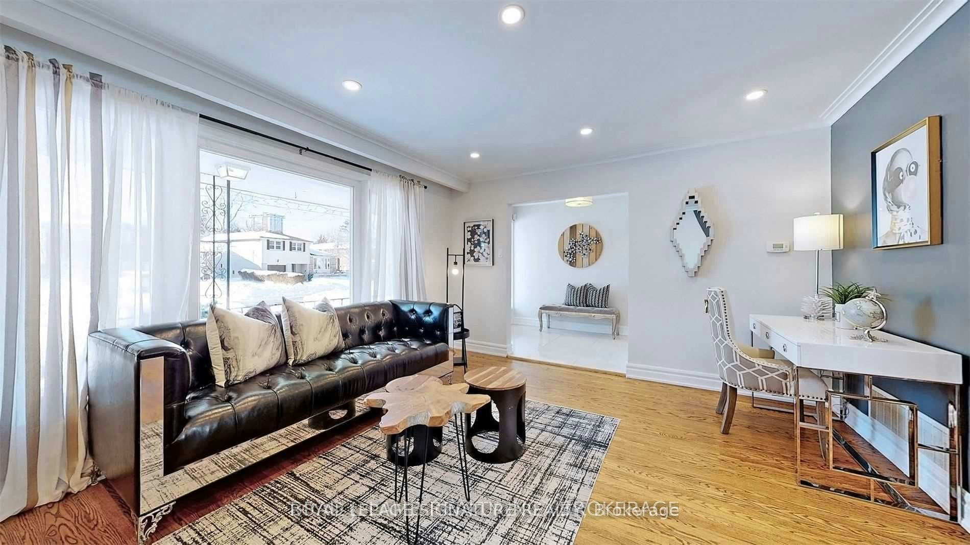 Upper-17 Baroness Crescent, Toronto, ON, M2J 3K4 - 5