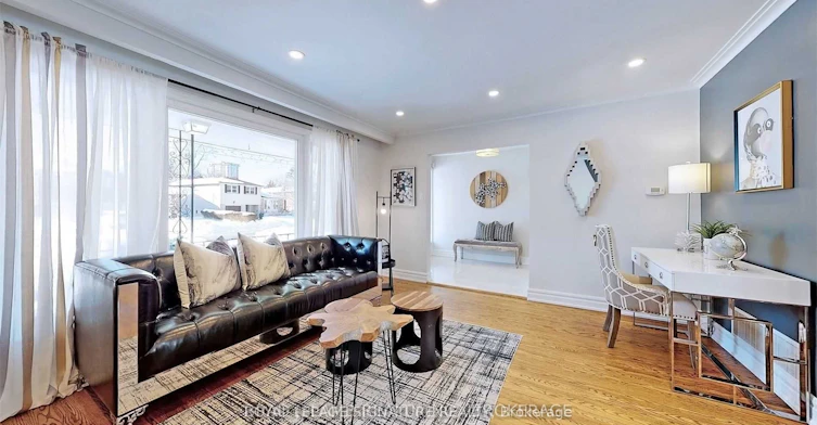 Upper-17 Baroness Crescent, Toronto, ON, M2J 3K4 - 5