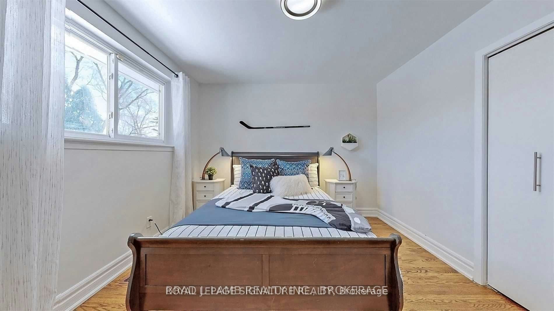 Upper-17 Baroness Crescent, Toronto, ON, M2J 3K4 - 26