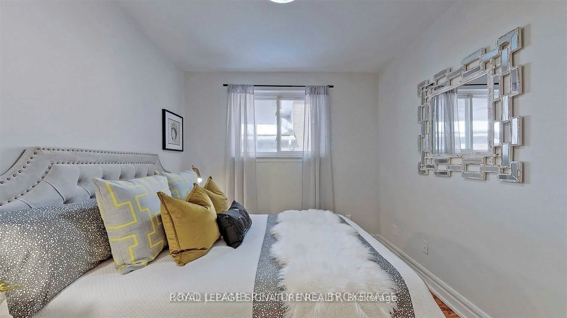 Upper-17 Baroness Crescent, Toronto, ON, M2J 3K4 - 30