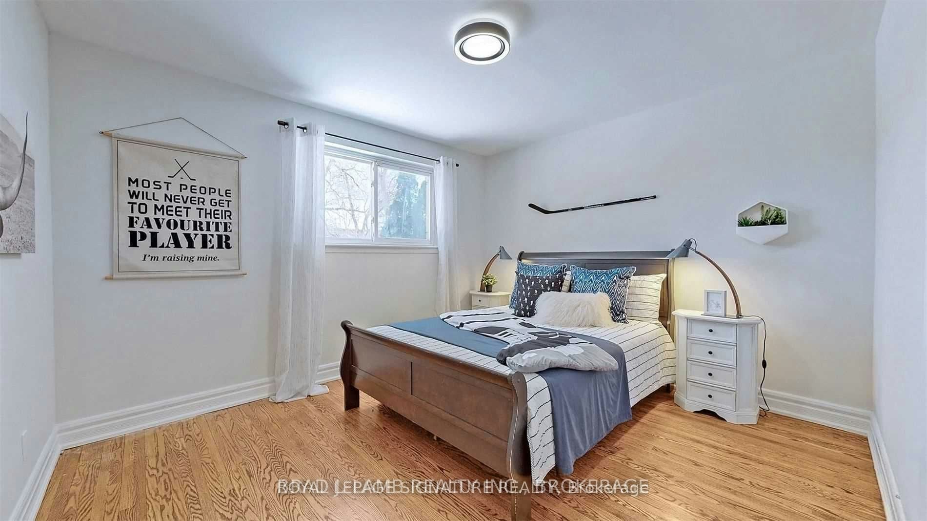 Upper-17 Baroness Crescent, Toronto, ON, M2J 3K4 - 24