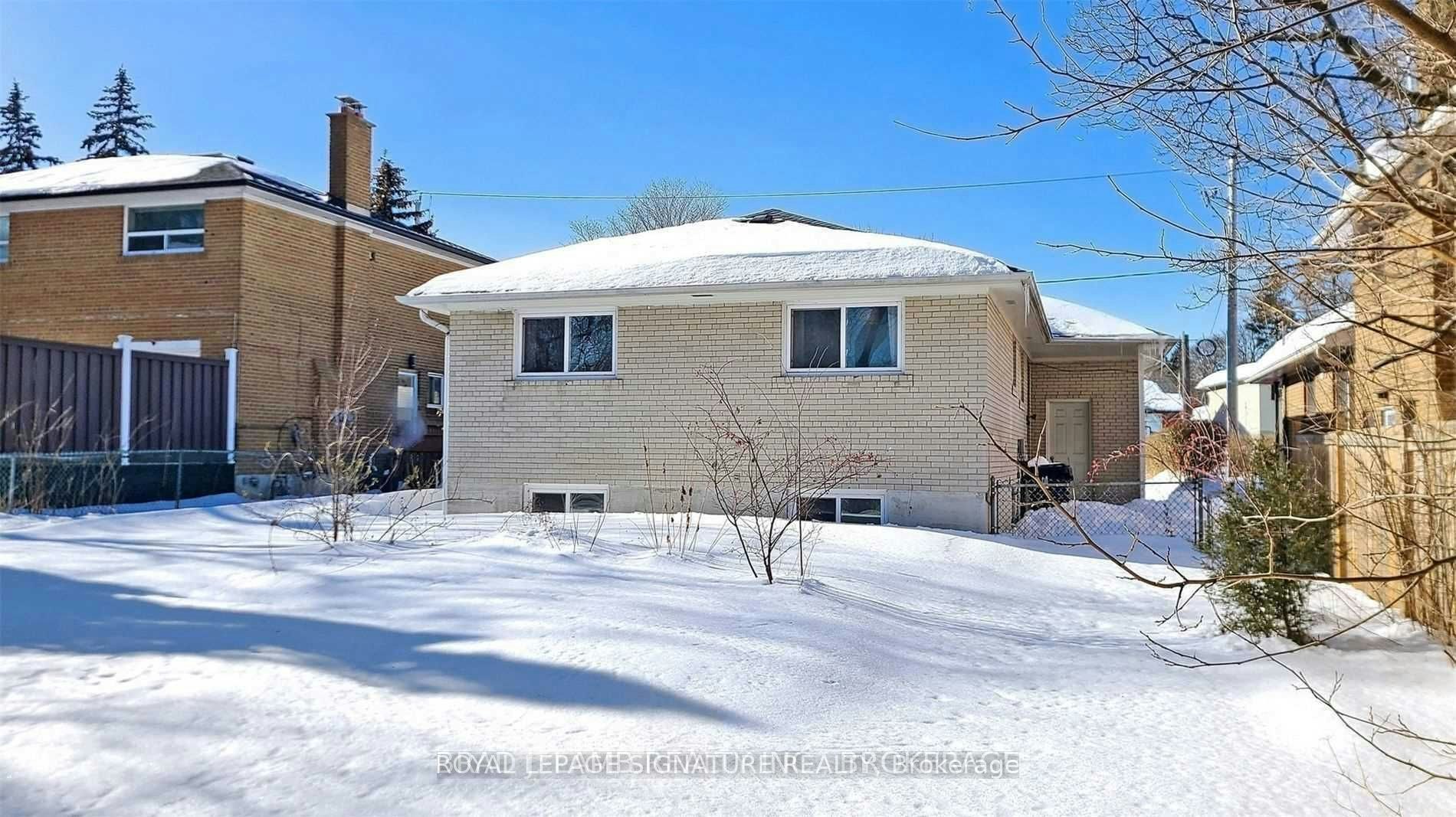 Upper-17 Baroness Crescent, Toronto, ON, M2J 3K4 - 36