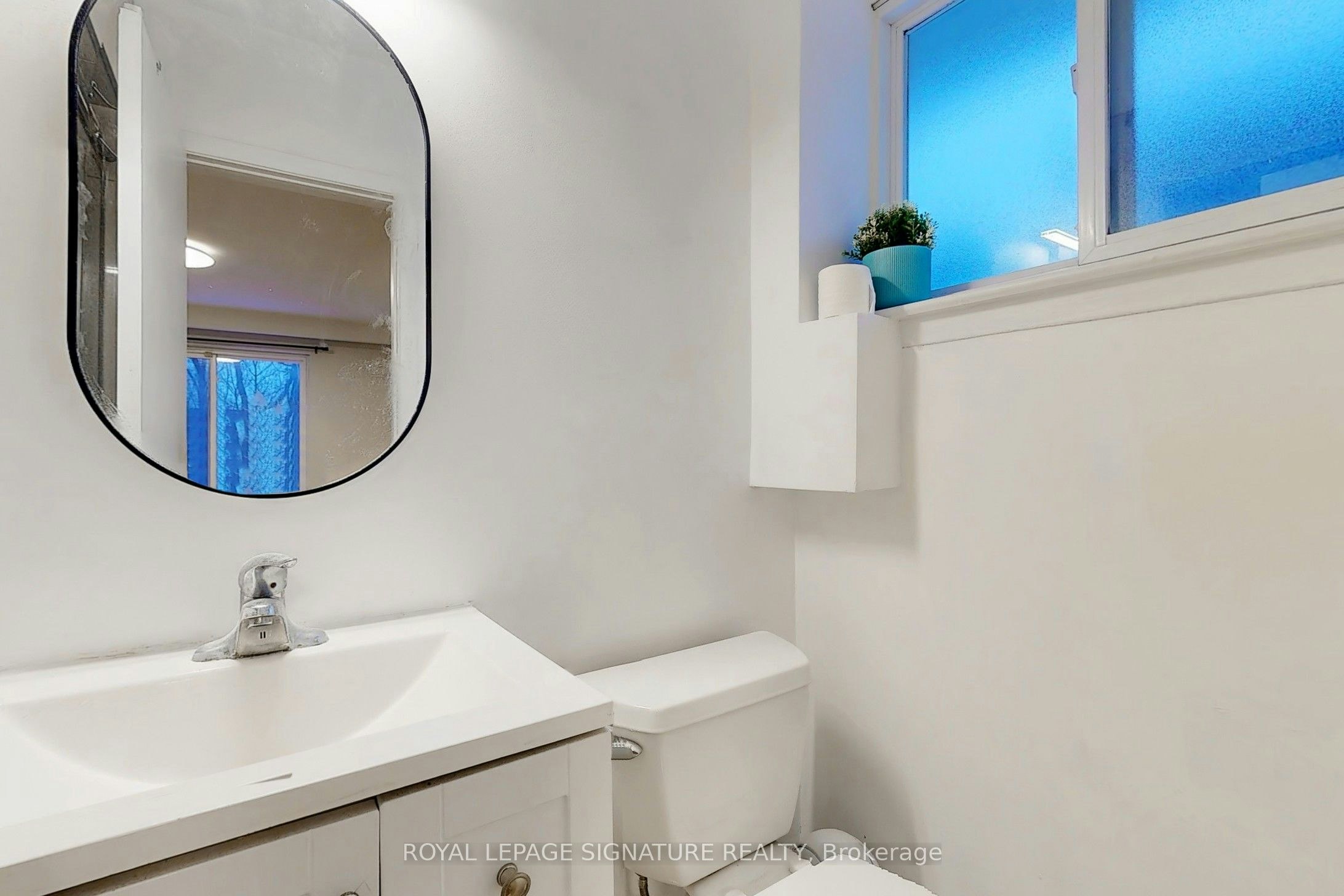 Upper-17 Baroness Crescent, Toronto, ON, M2J 3K4 - 31