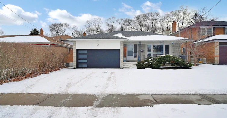 Upper-17 Baroness Crescent, Toronto, ON, M2J 3K4 - 38