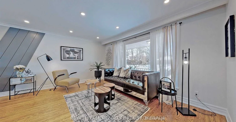 Upper-17 Baroness Crescent, Toronto, ON, M2J 3K4