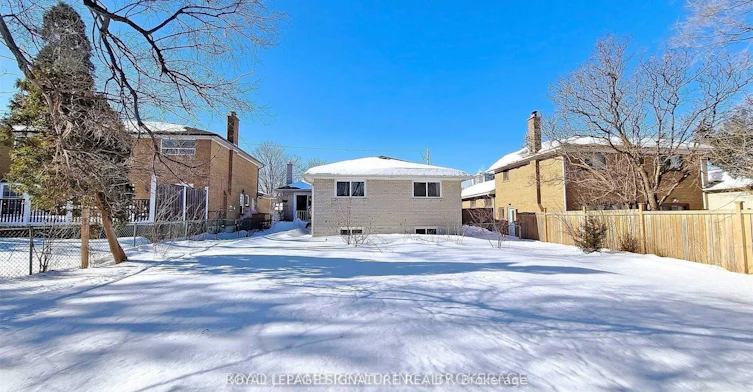 Upper-17 Baroness Crescent, Toronto, ON, M2J 3K4 - 37